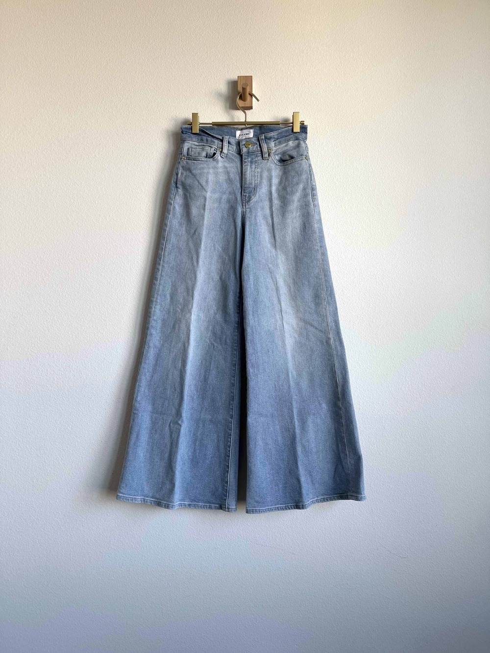 FRAME Denim Extra Wide Leg Flare Jeans Light Wash High Rise - Size 26